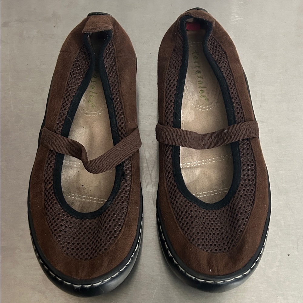 Terrasoles brown faux suede Mary Jane style slip on casual shoes size 7